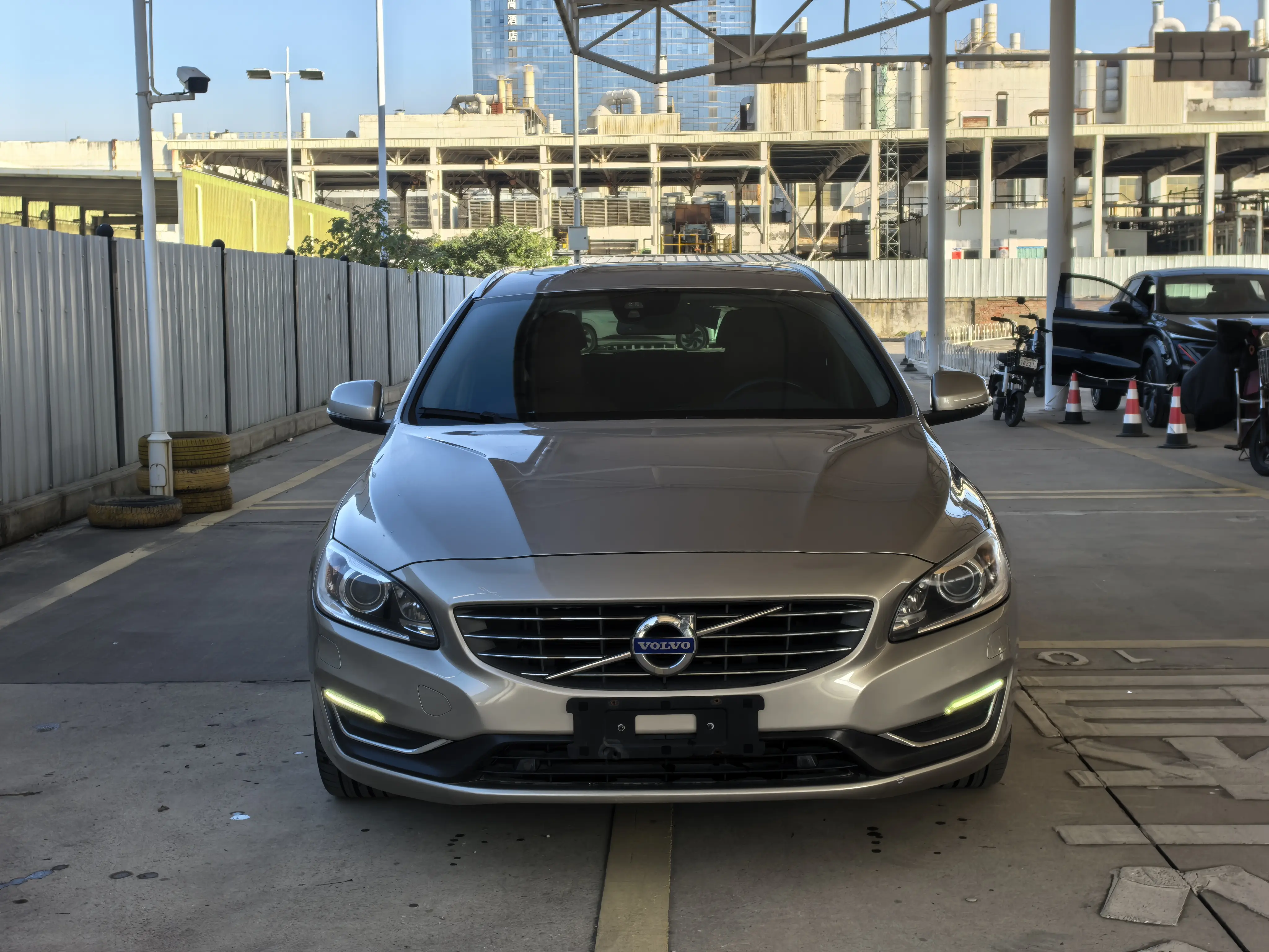 Volvo V60  из Китая