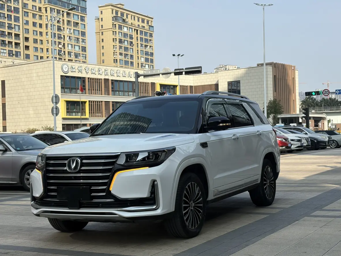 Changan CS95  из Китая