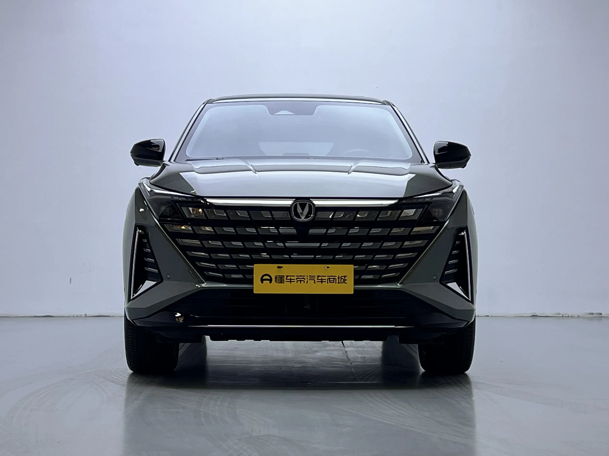 Changan UNI-Z PHEV  из Китая