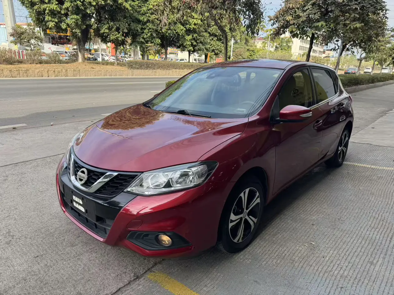 Nissan Tiida  из Китая