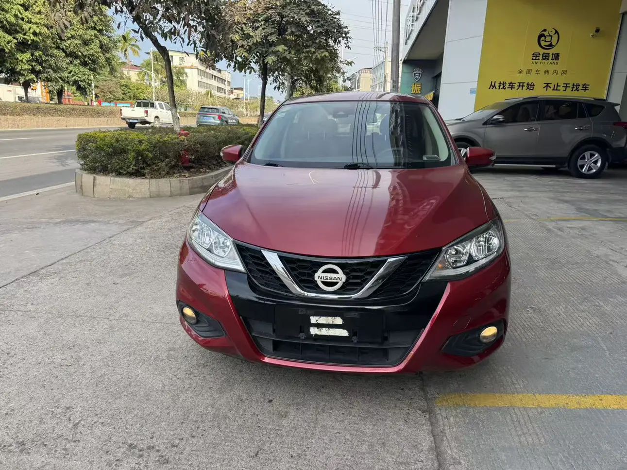 Nissan Tiida  из Китая