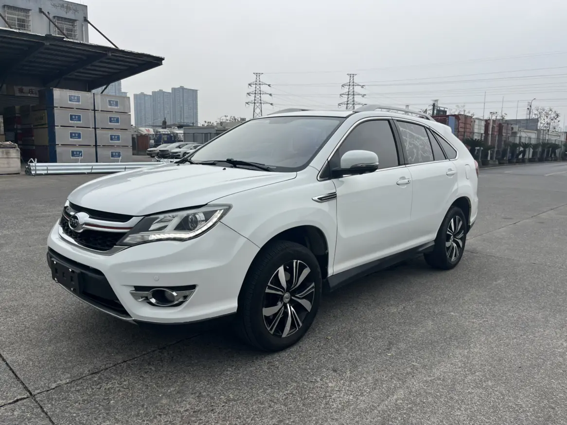 BYD S7  из Китая