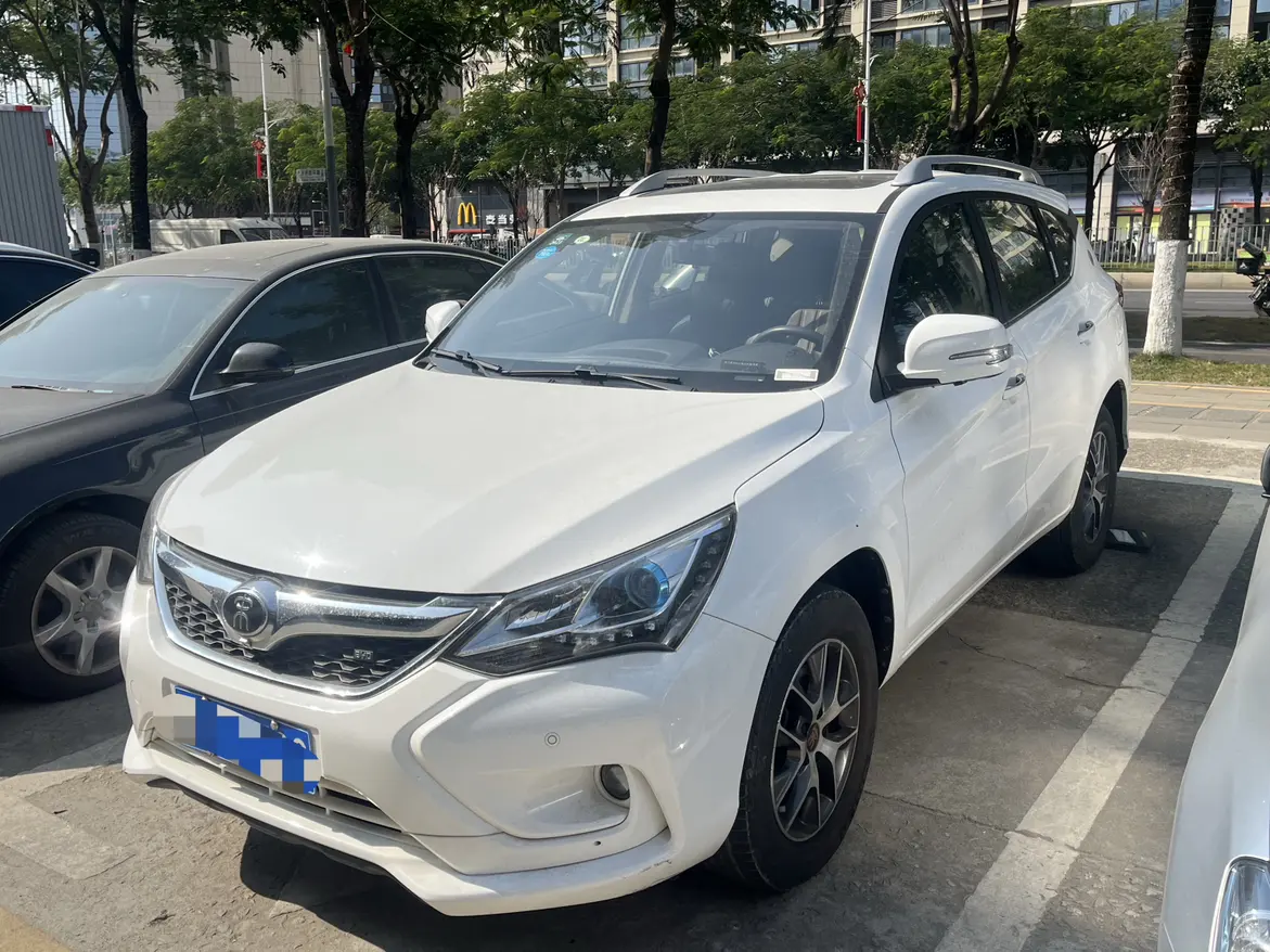 BYD Song  из Китая