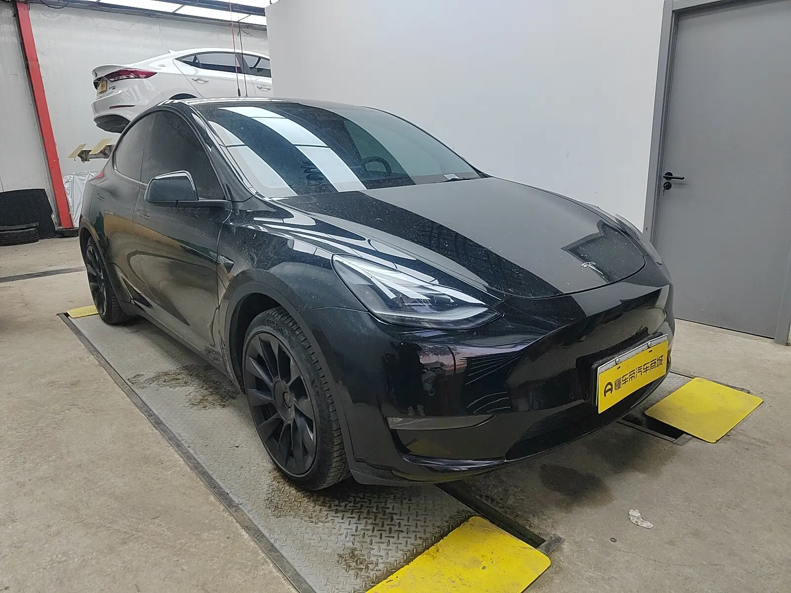 Tesla Model Y  из Китая