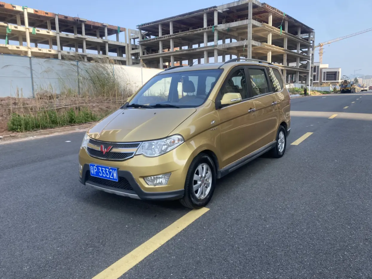 Wuling Hongguang  из Китая