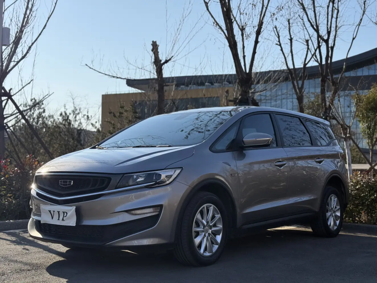 Geely Jiaji  из Китая