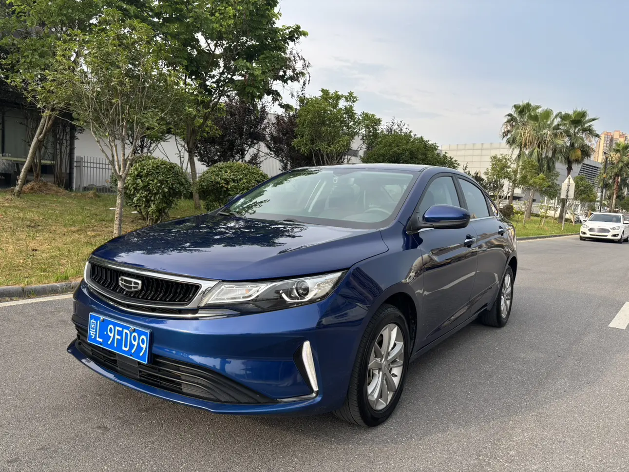 Geely Emgrand GL  из Китая