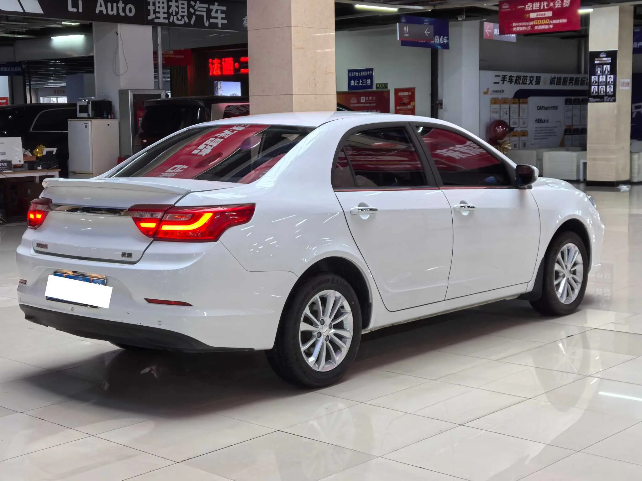 Geely Vision  из Китая