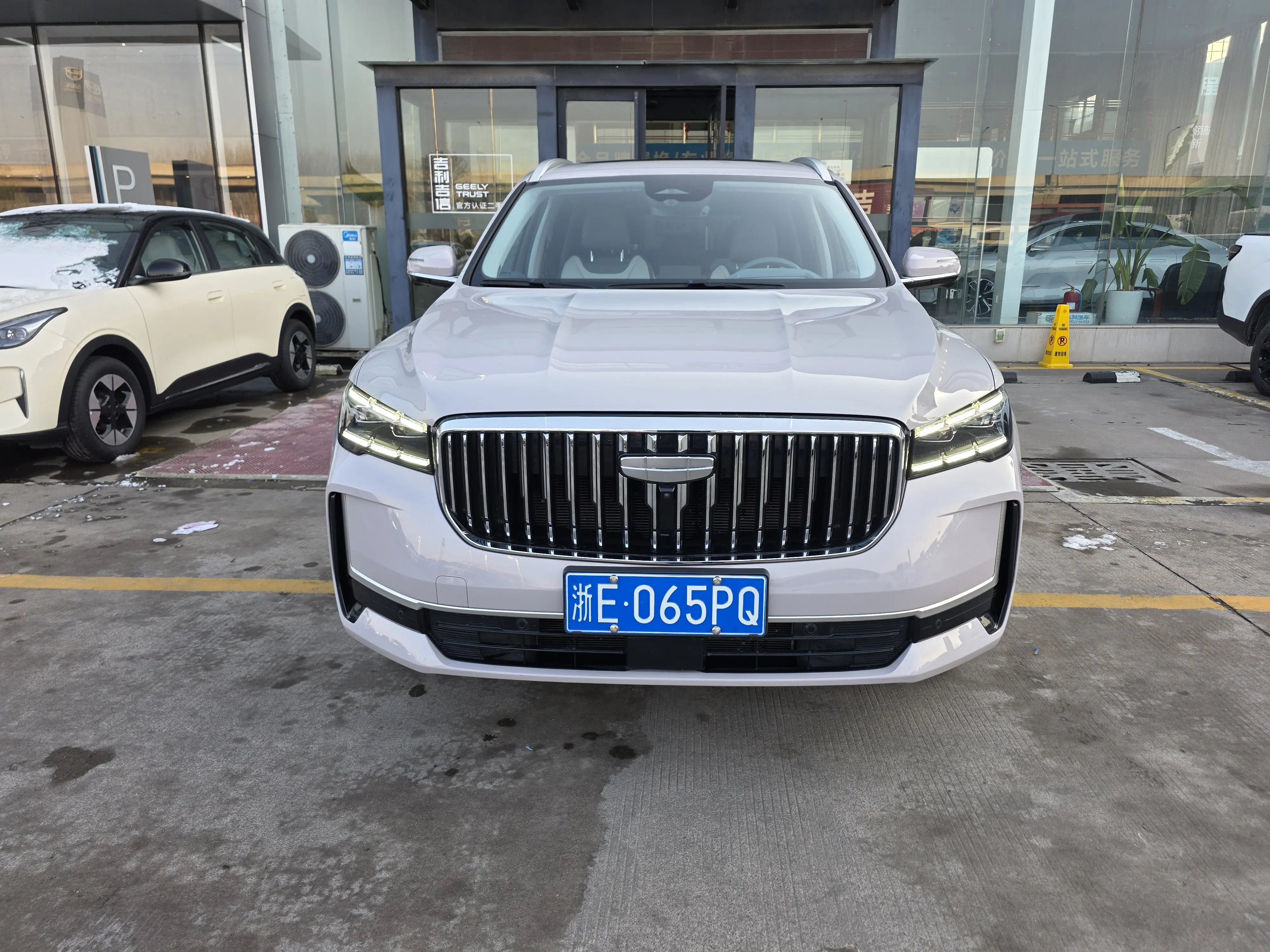 Geely Monjaro (Xingyue L)  из Китая
