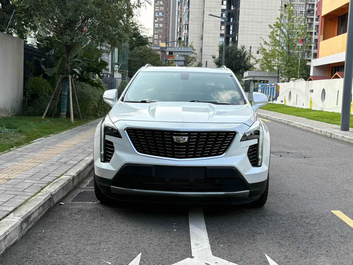 Cadillac XT4  из Китая
