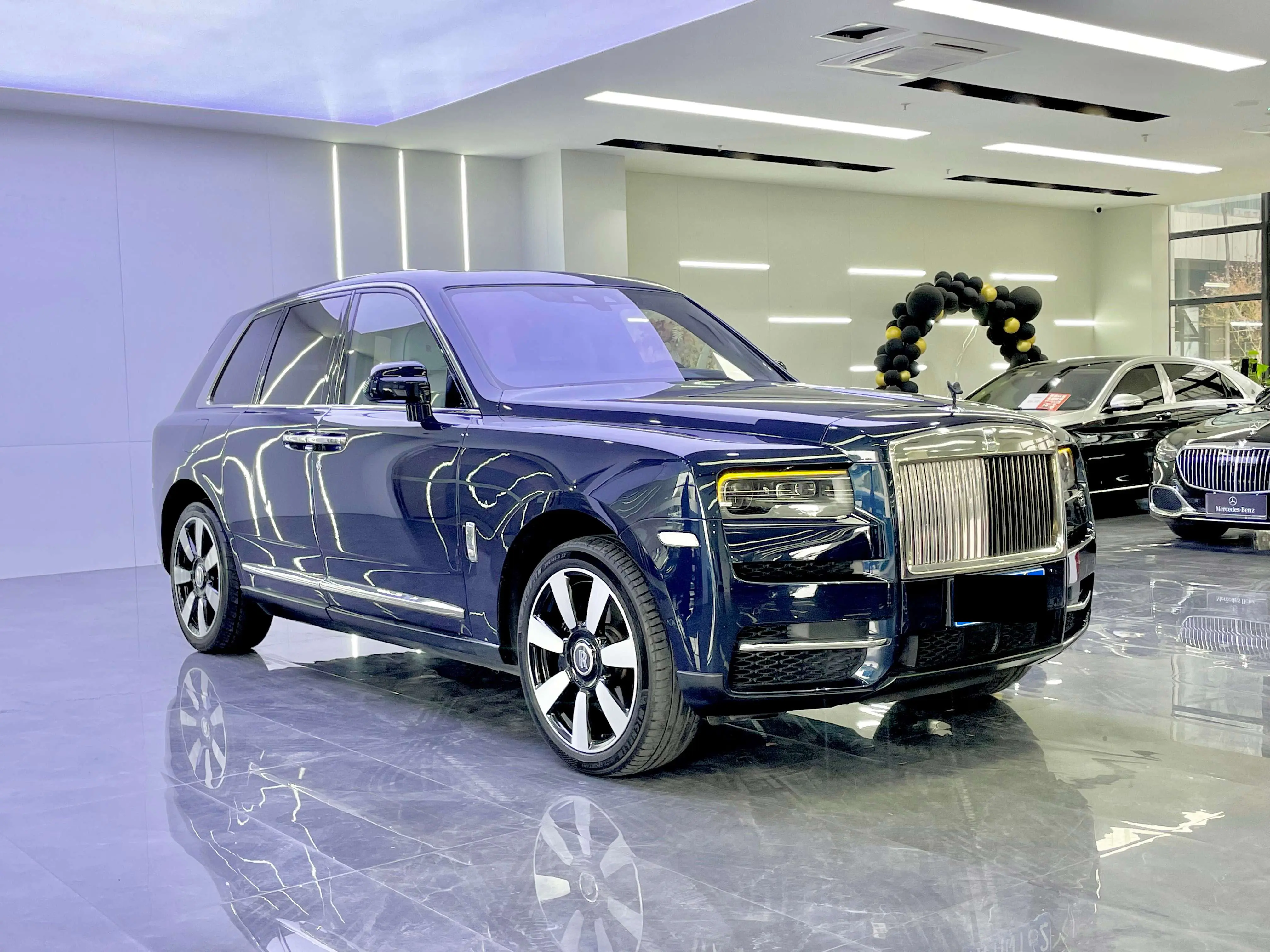 Rolls Royce Cullinan  из Китая