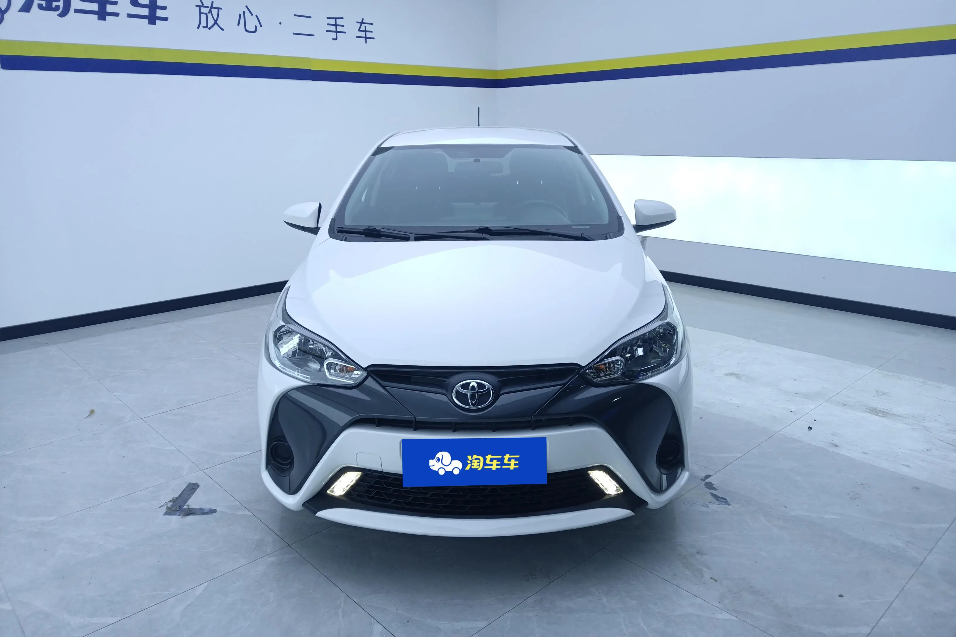 Toyota Yaris L  из Китая