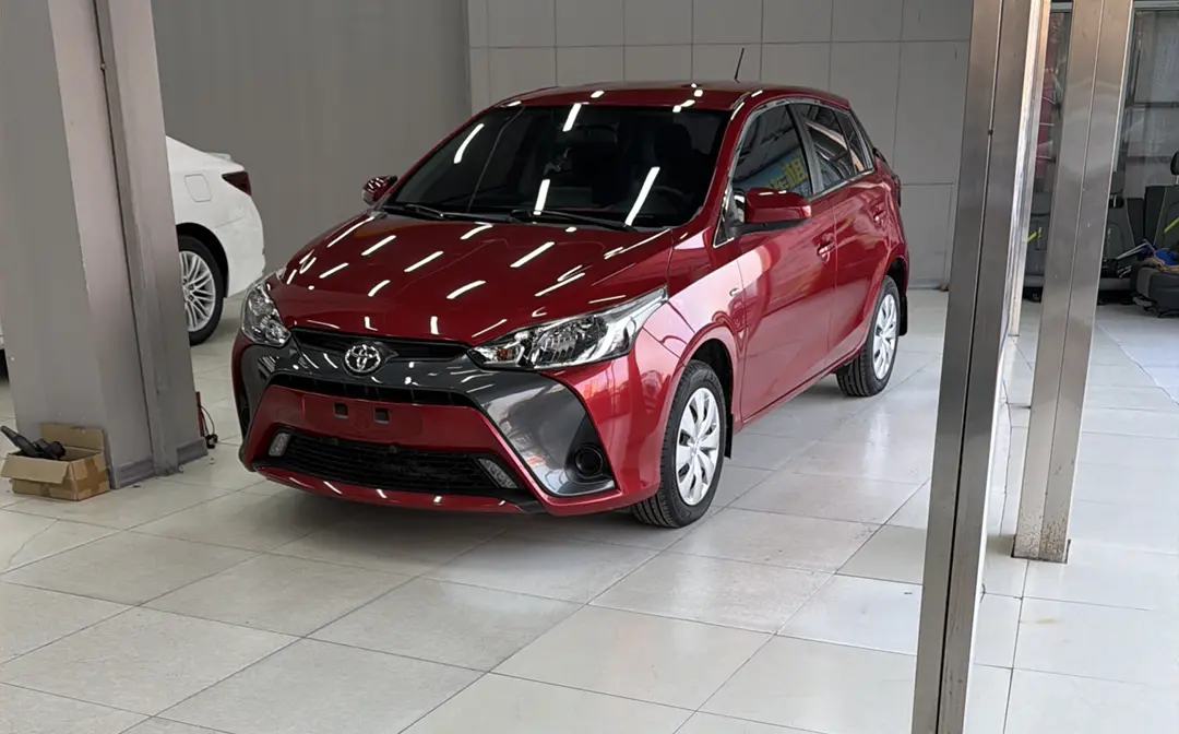 Toyota Yaris L  из Китая