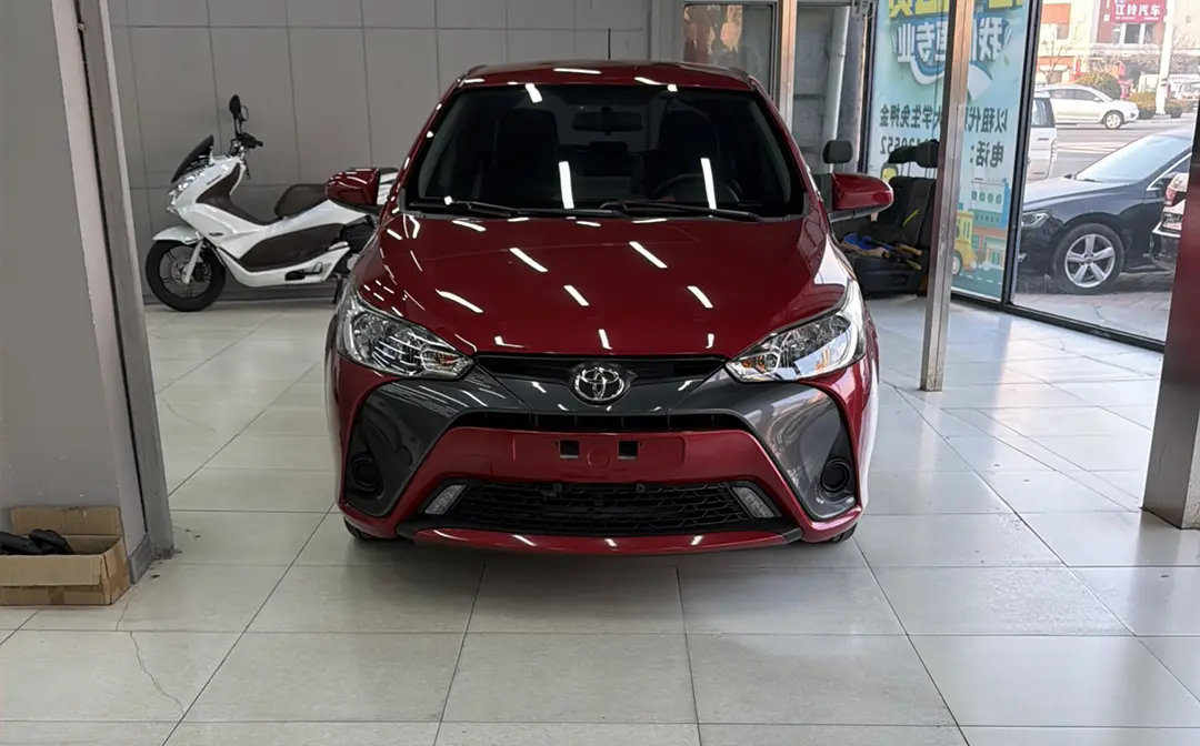 Toyota Yaris L  из Китая