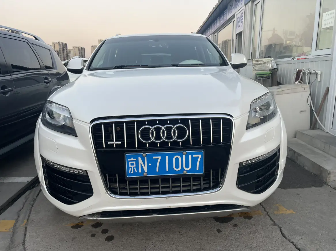 Audi Q7  из Китая