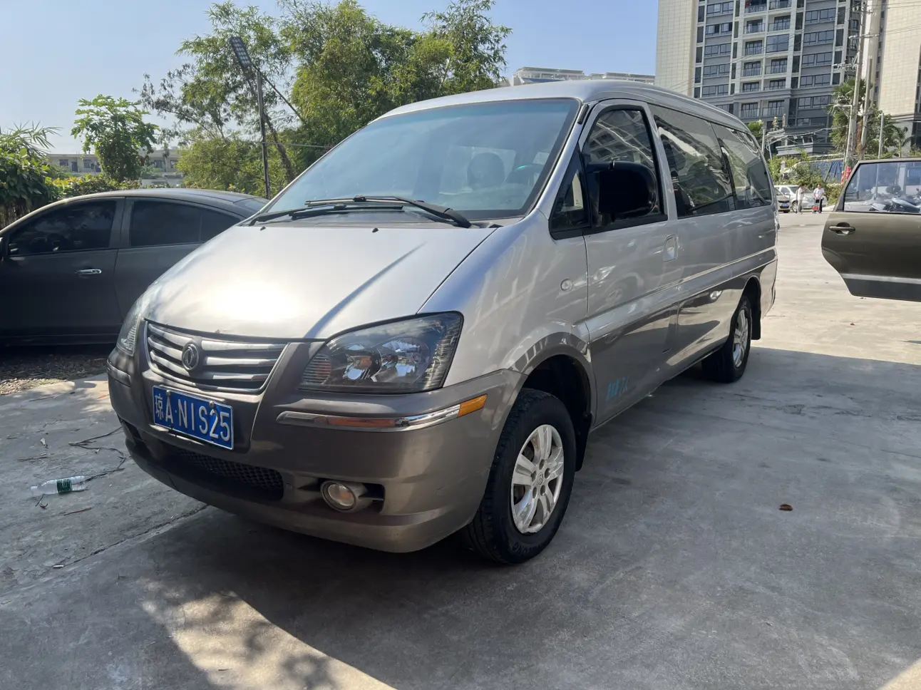 Forthing Lingzhi  из Китая