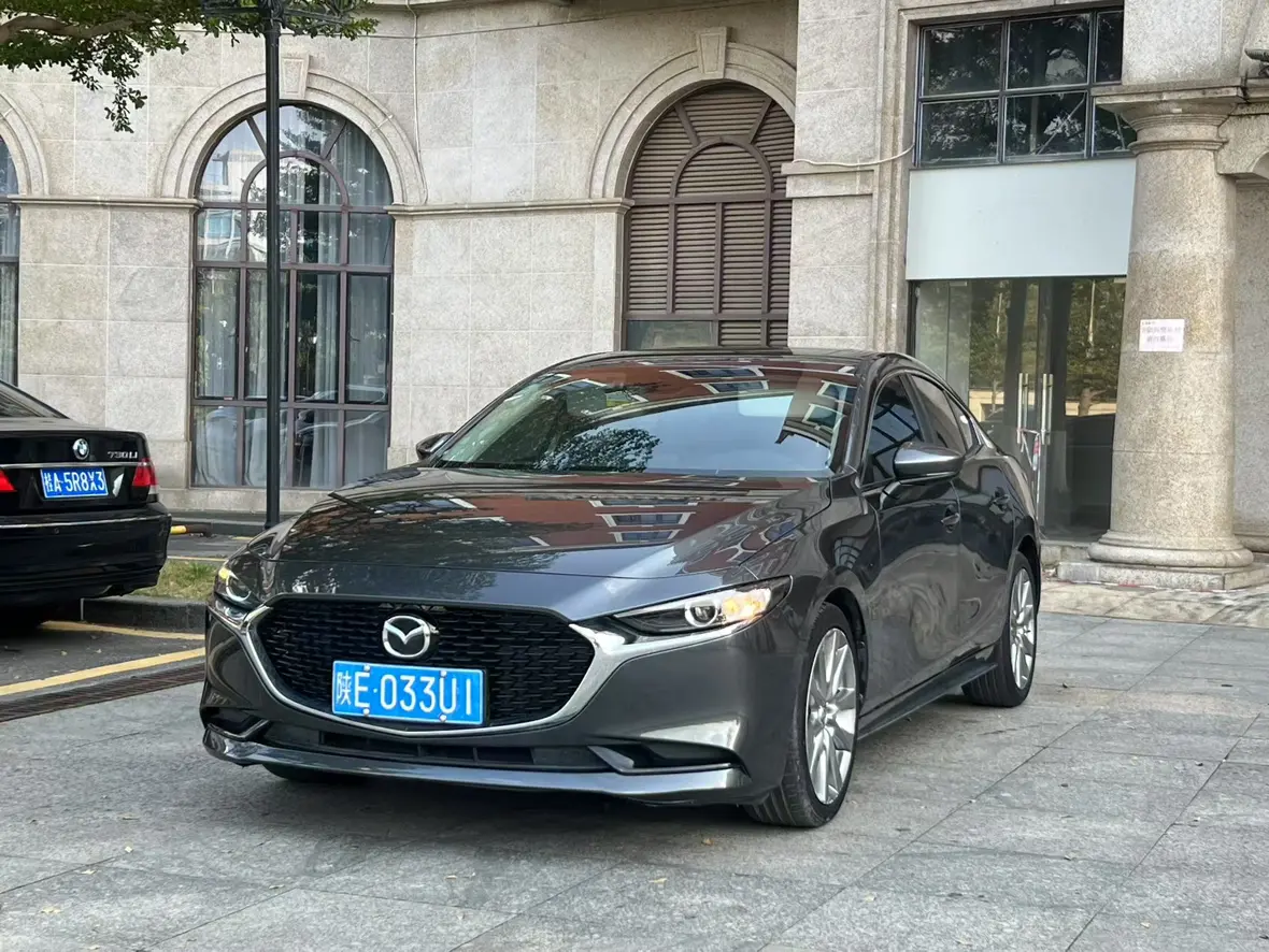 Mazda Axela (Mazda3)  из Китая