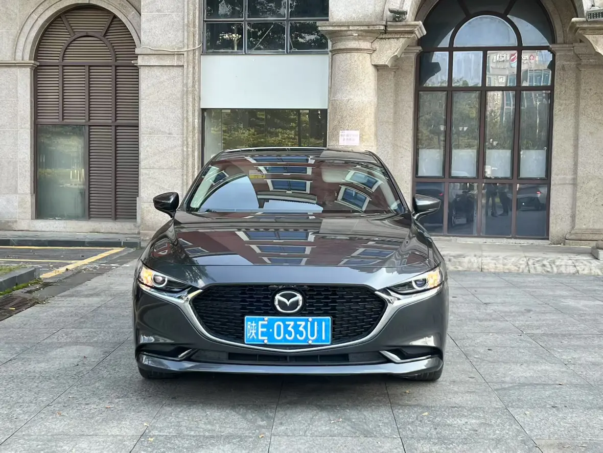 Mazda Axela (Mazda3)  из Китая