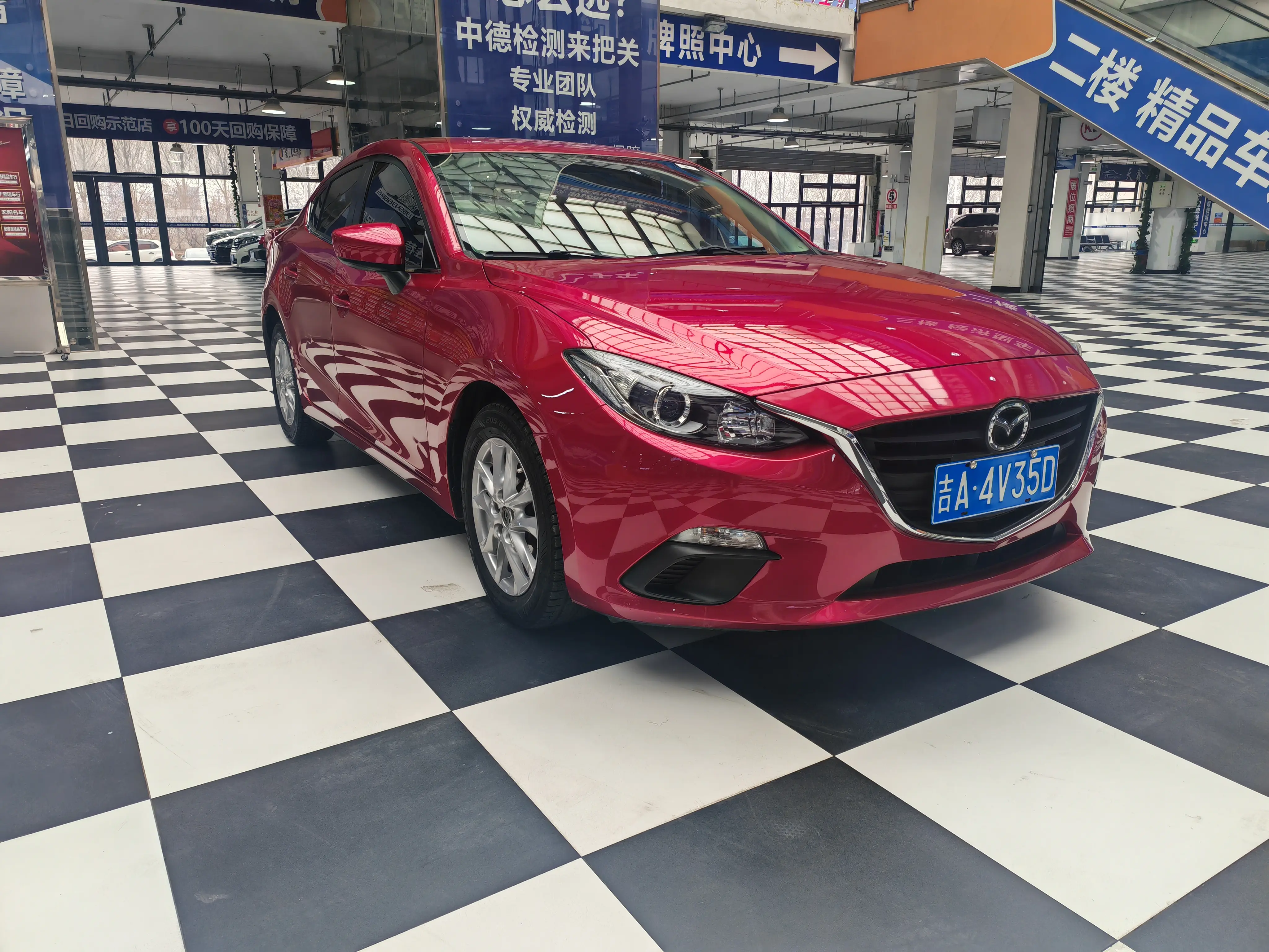 Mazda Axela (Mazda3)  из Китая