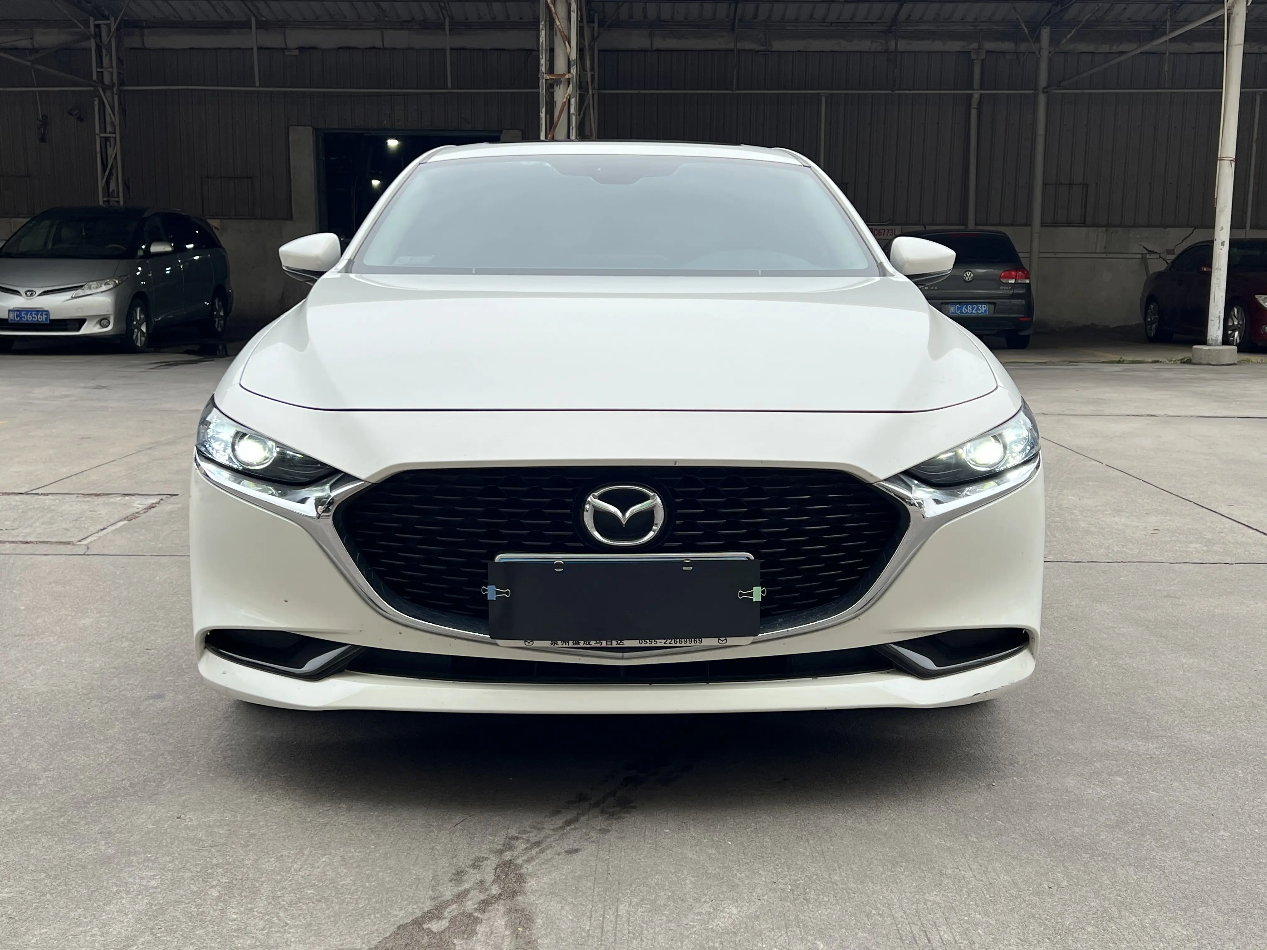 Mazda Axela (Mazda3)  из Китая