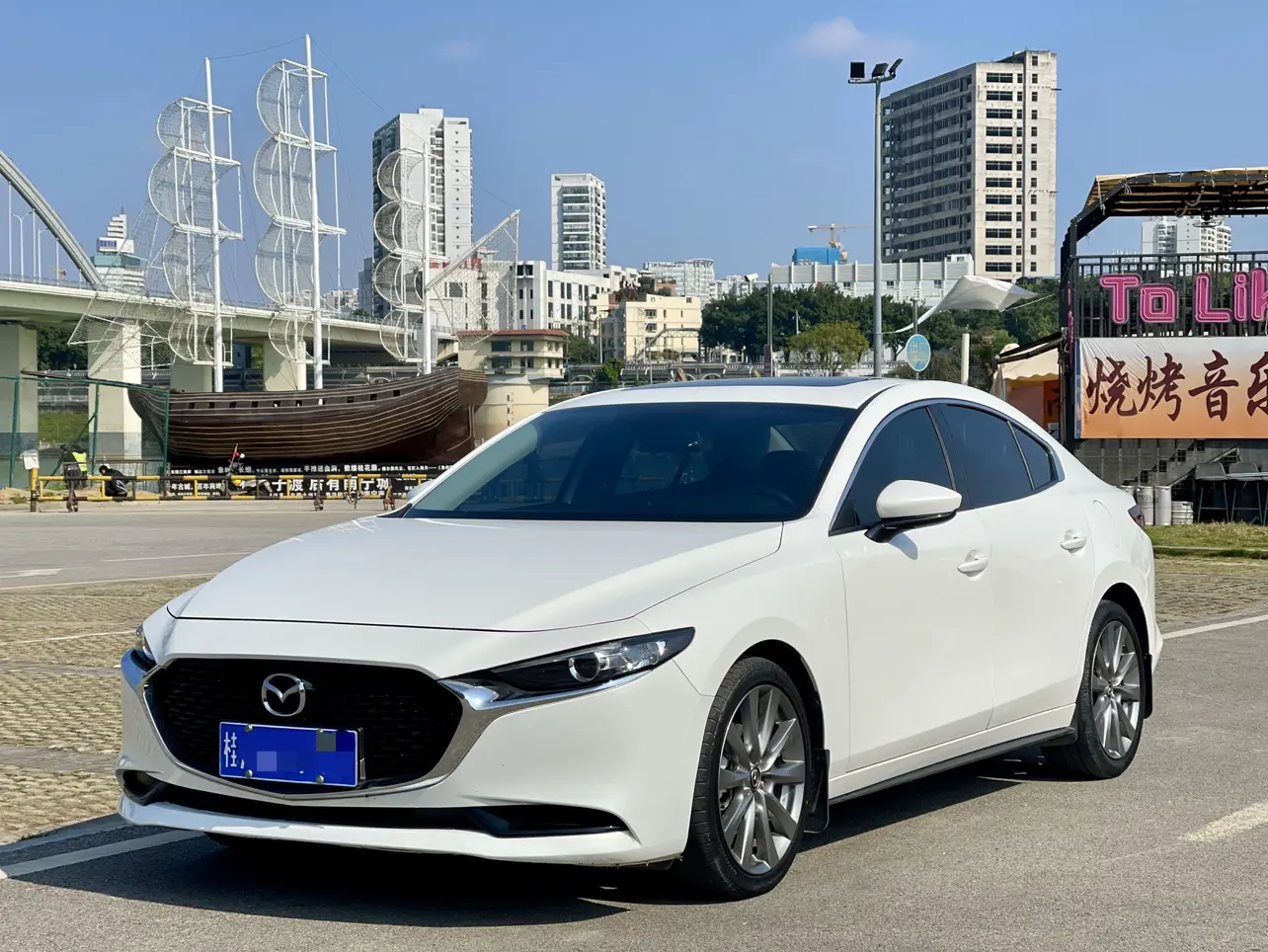 Mazda Axela (Mazda3)  из Китая