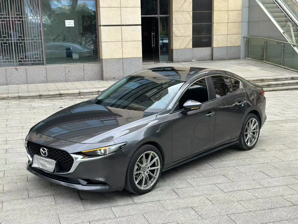 Mazda Axela (Mazda3)  из Китая