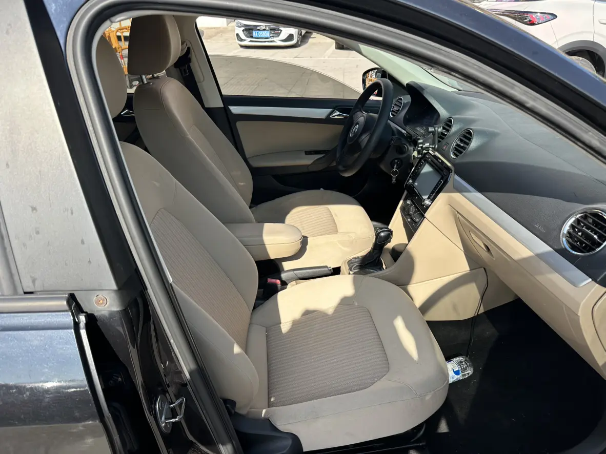 Volkswagen Jetta  из Китая