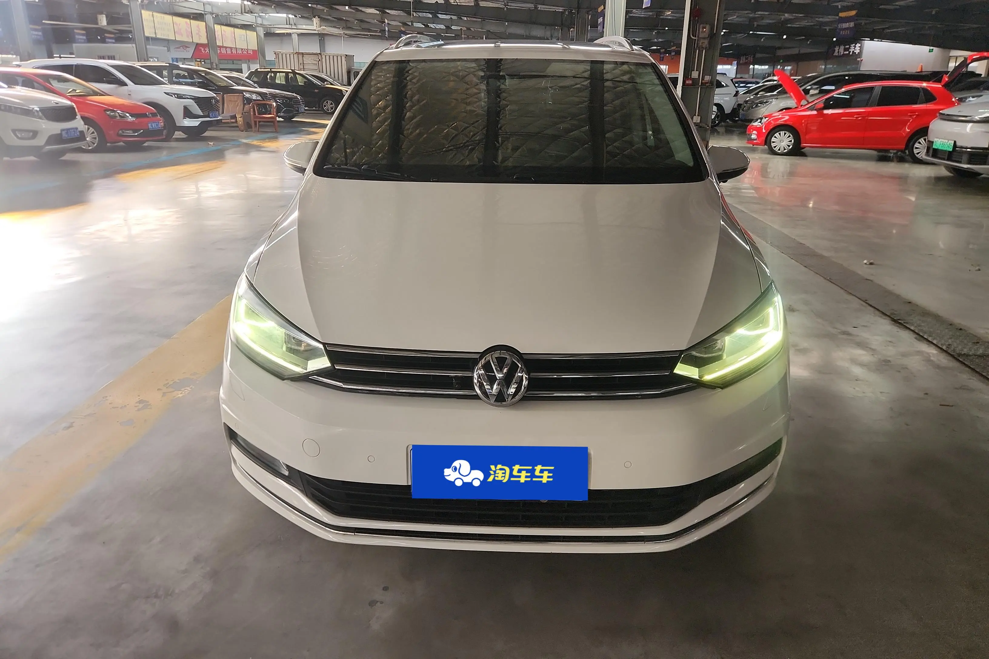 Volkswagen Touran L  из Китая