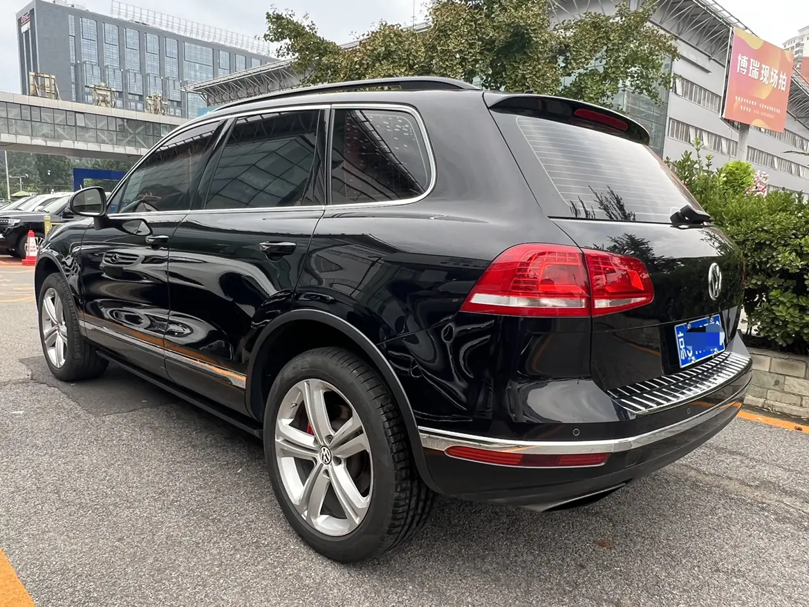 Volkswagen Touareg  из Китая