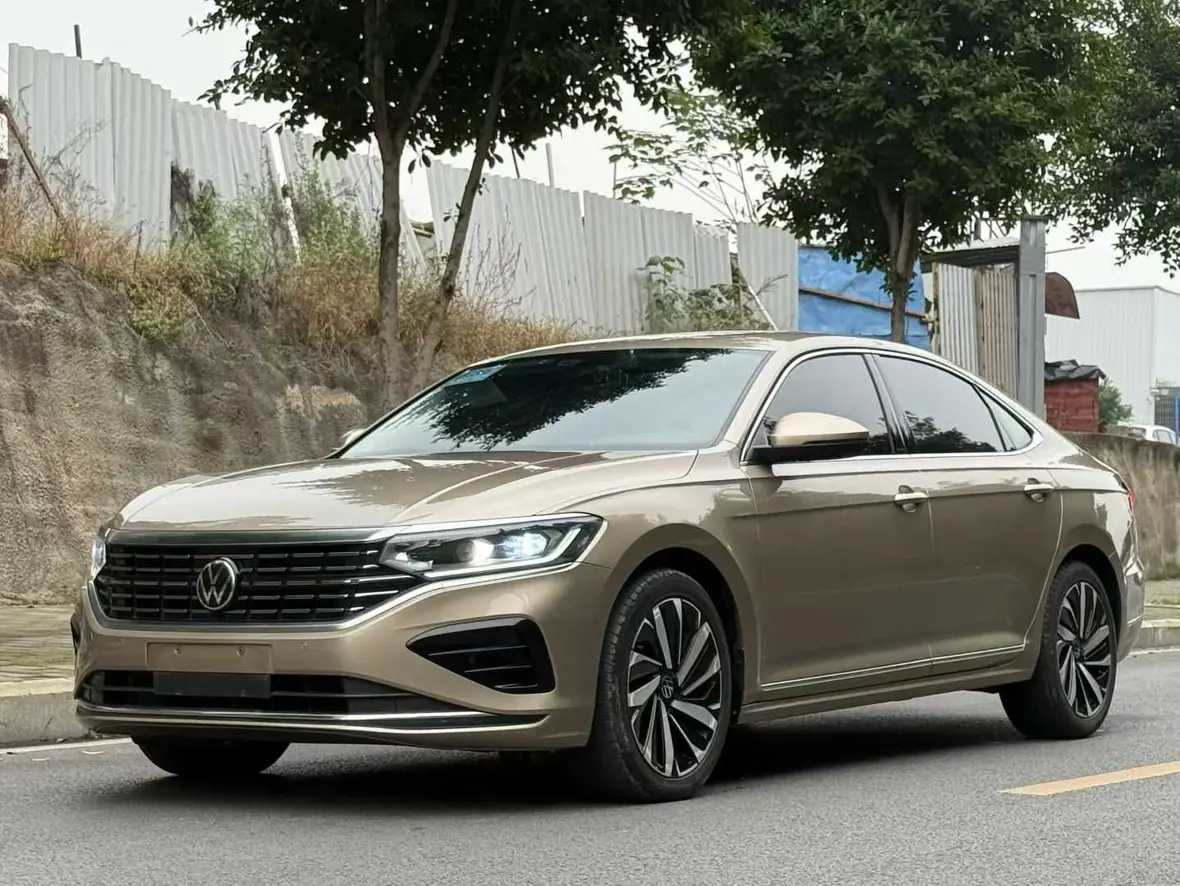 Volkswagen Passat  из Китая