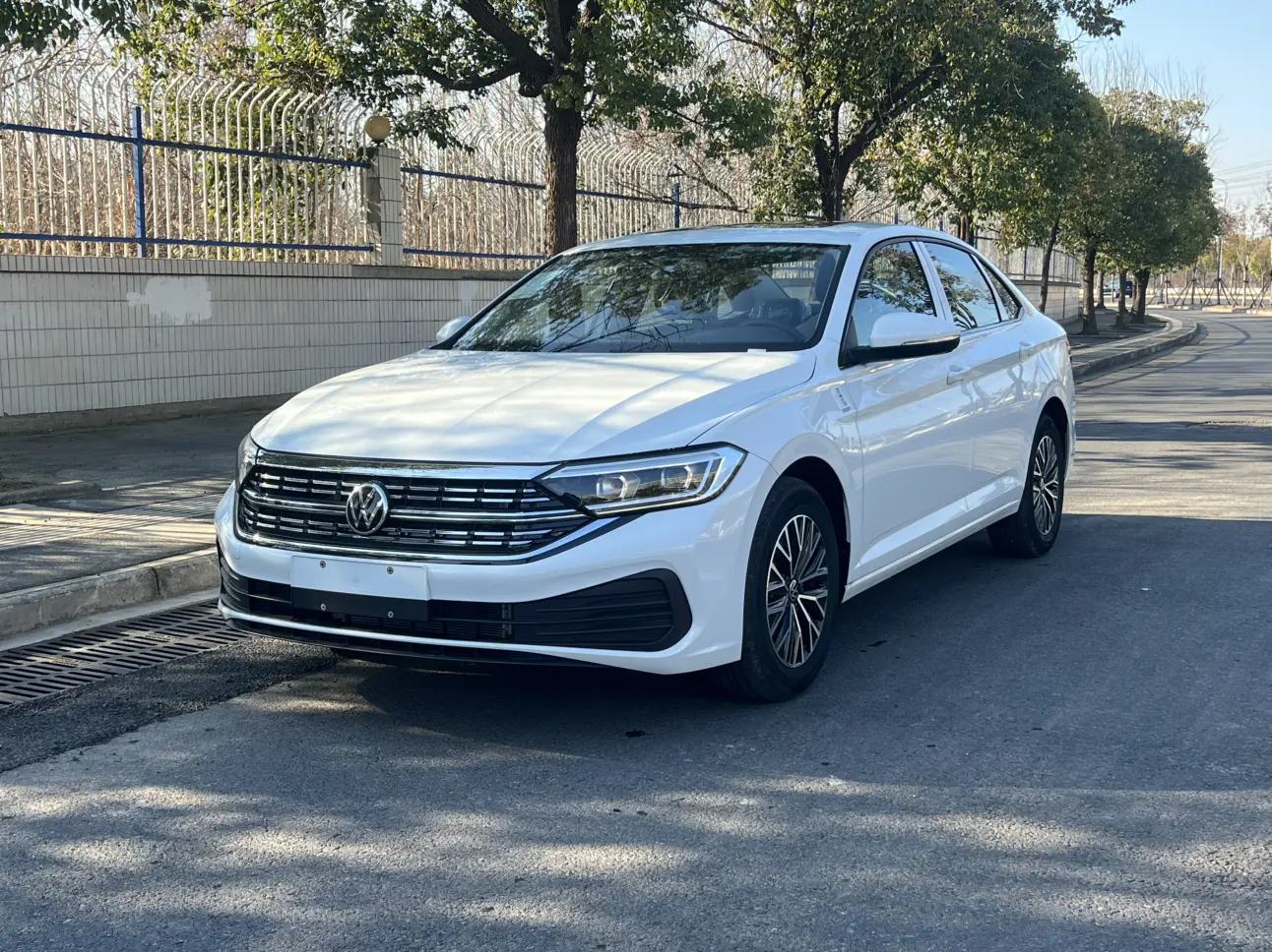 Volkswagen Sagitar  из Китая