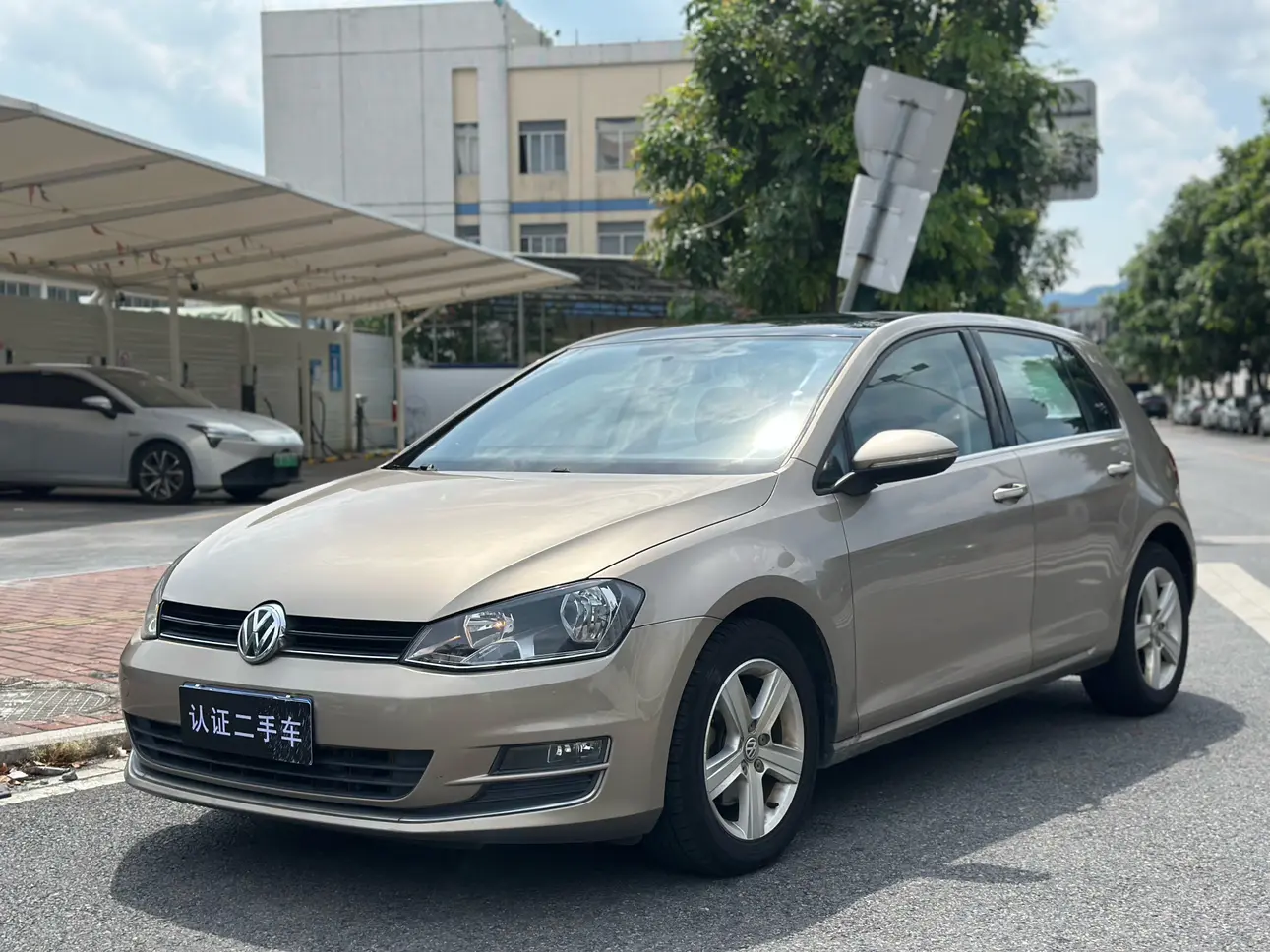 Volkswagen Golf  из Китая