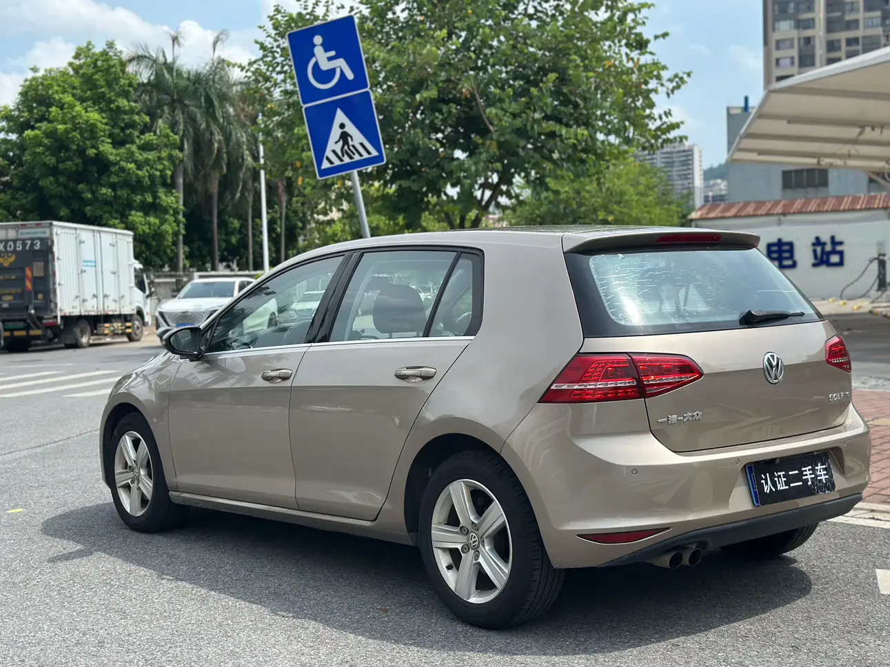 Volkswagen Golf  из Китая