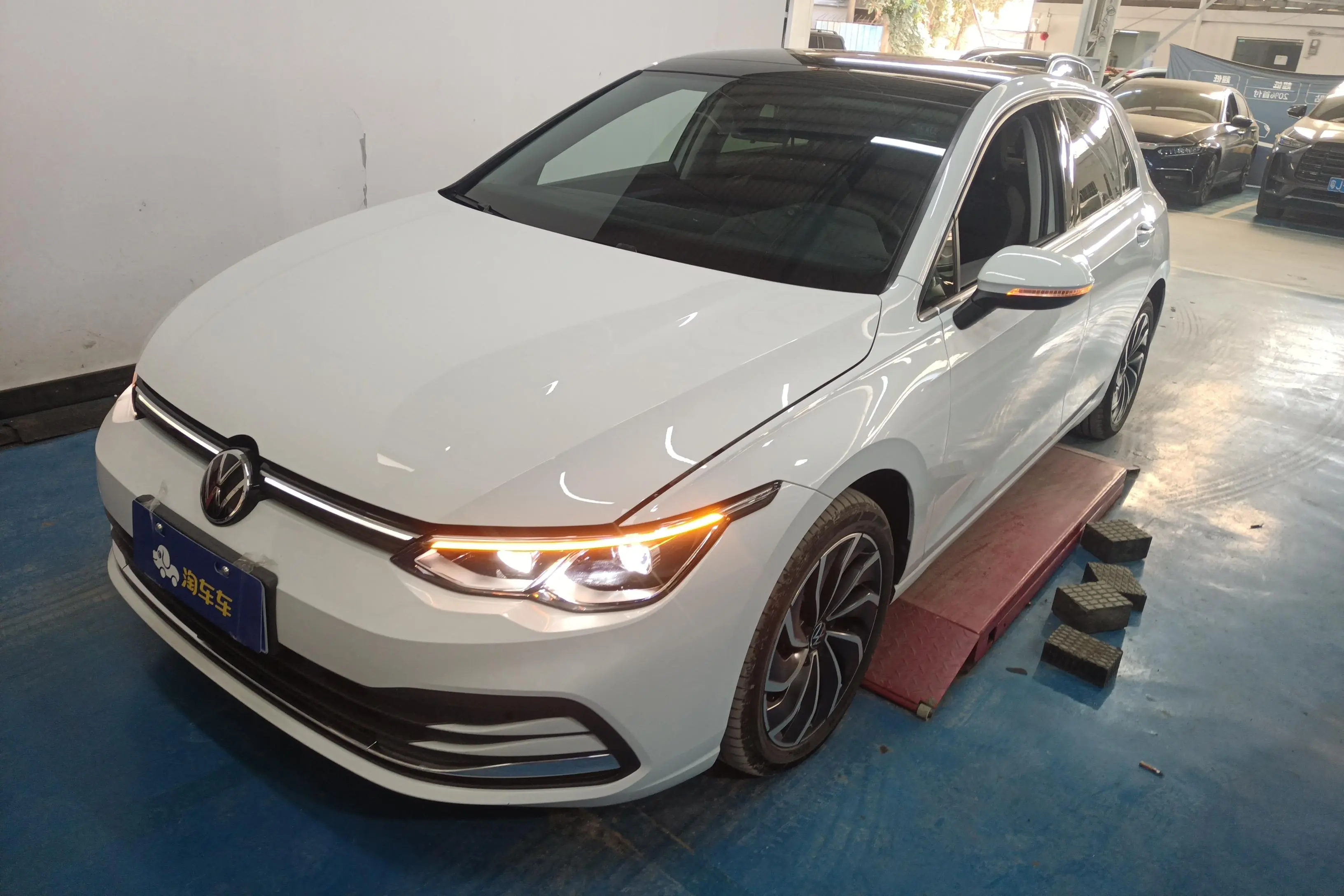 Volkswagen Golf  из Китая