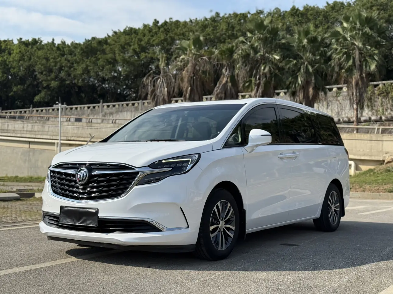 Buick GL8  из Китая