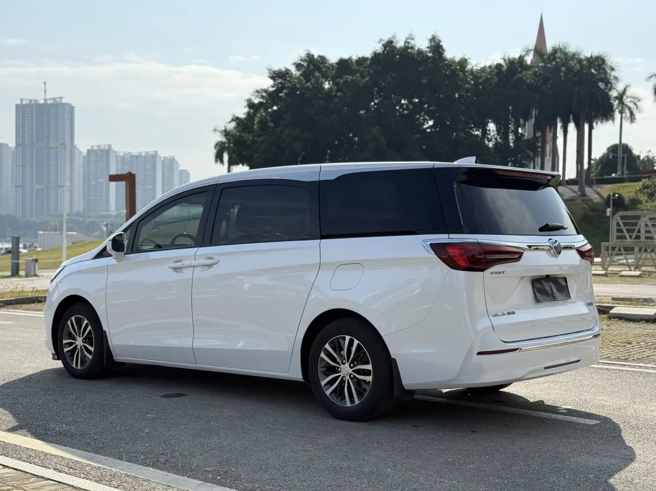 Buick GL8  из Китая