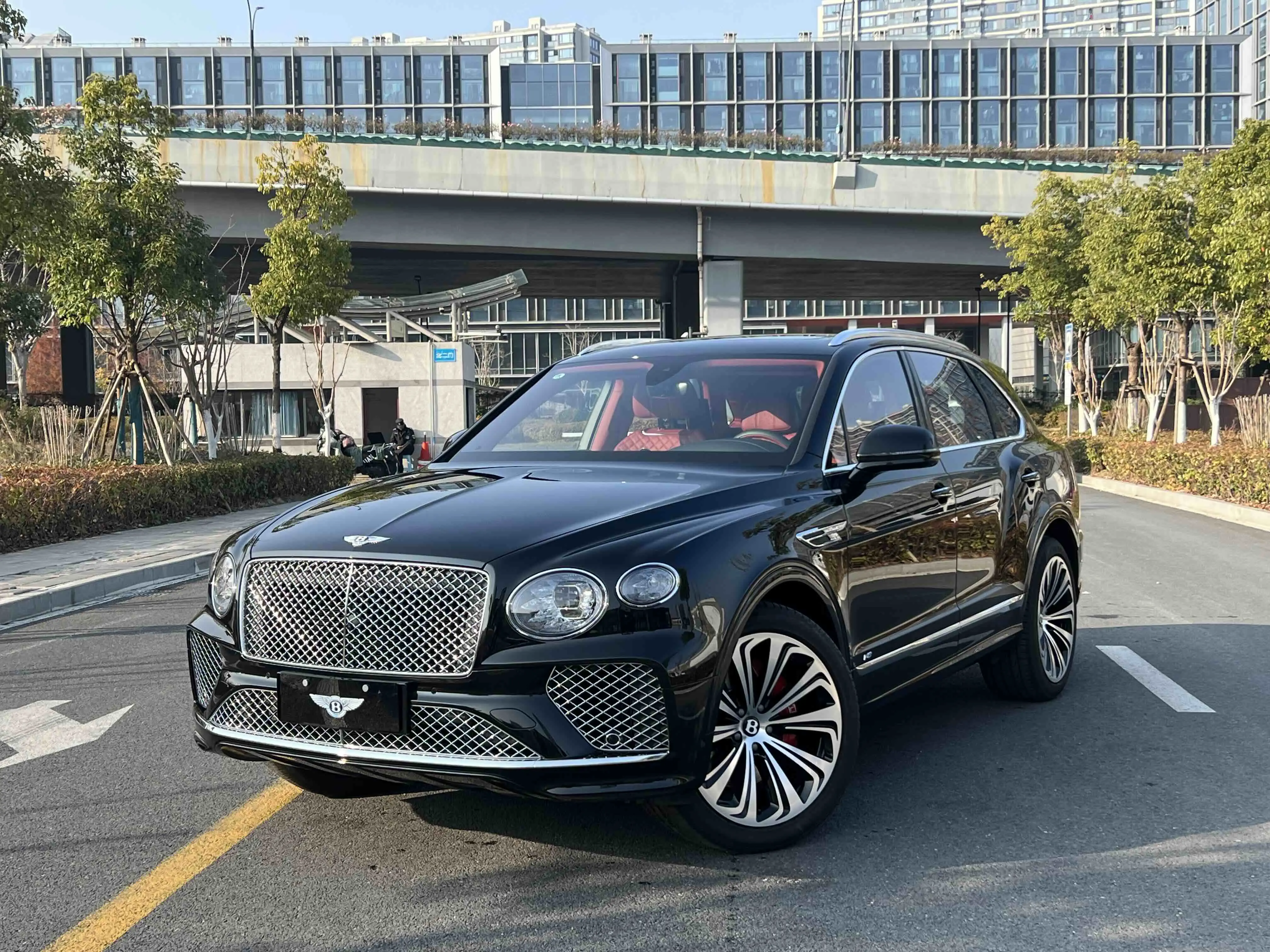Bentley Bentayga  из Китая