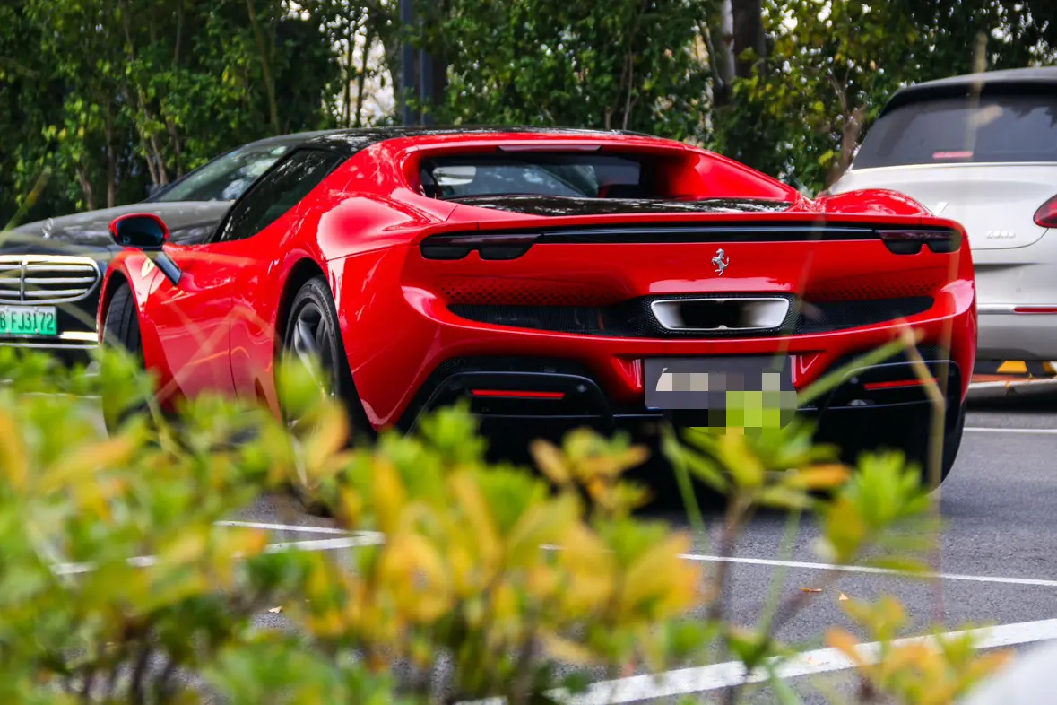 Ferrari 296  из Китая