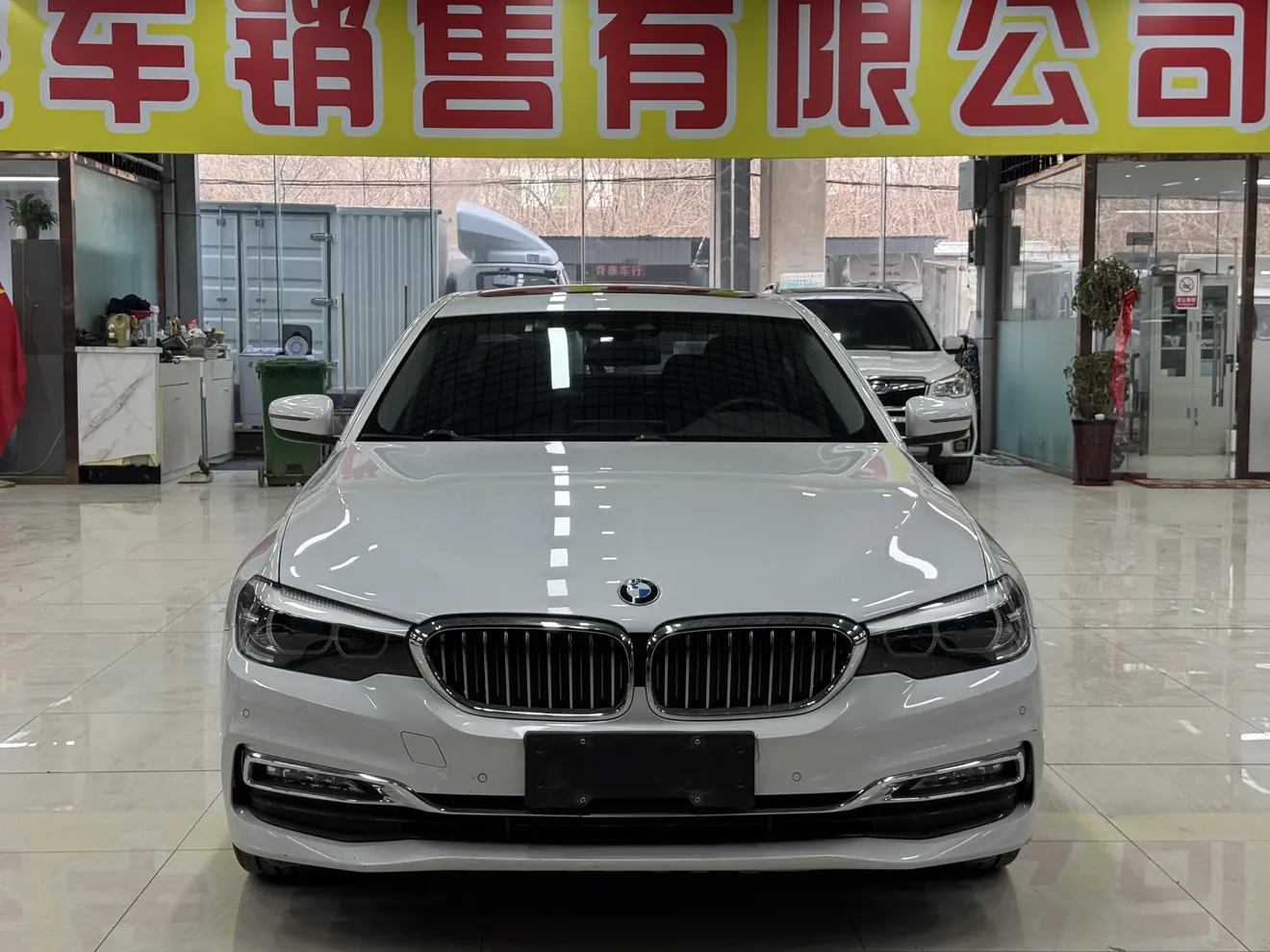 BMW 5 Series PHEV  из Китая