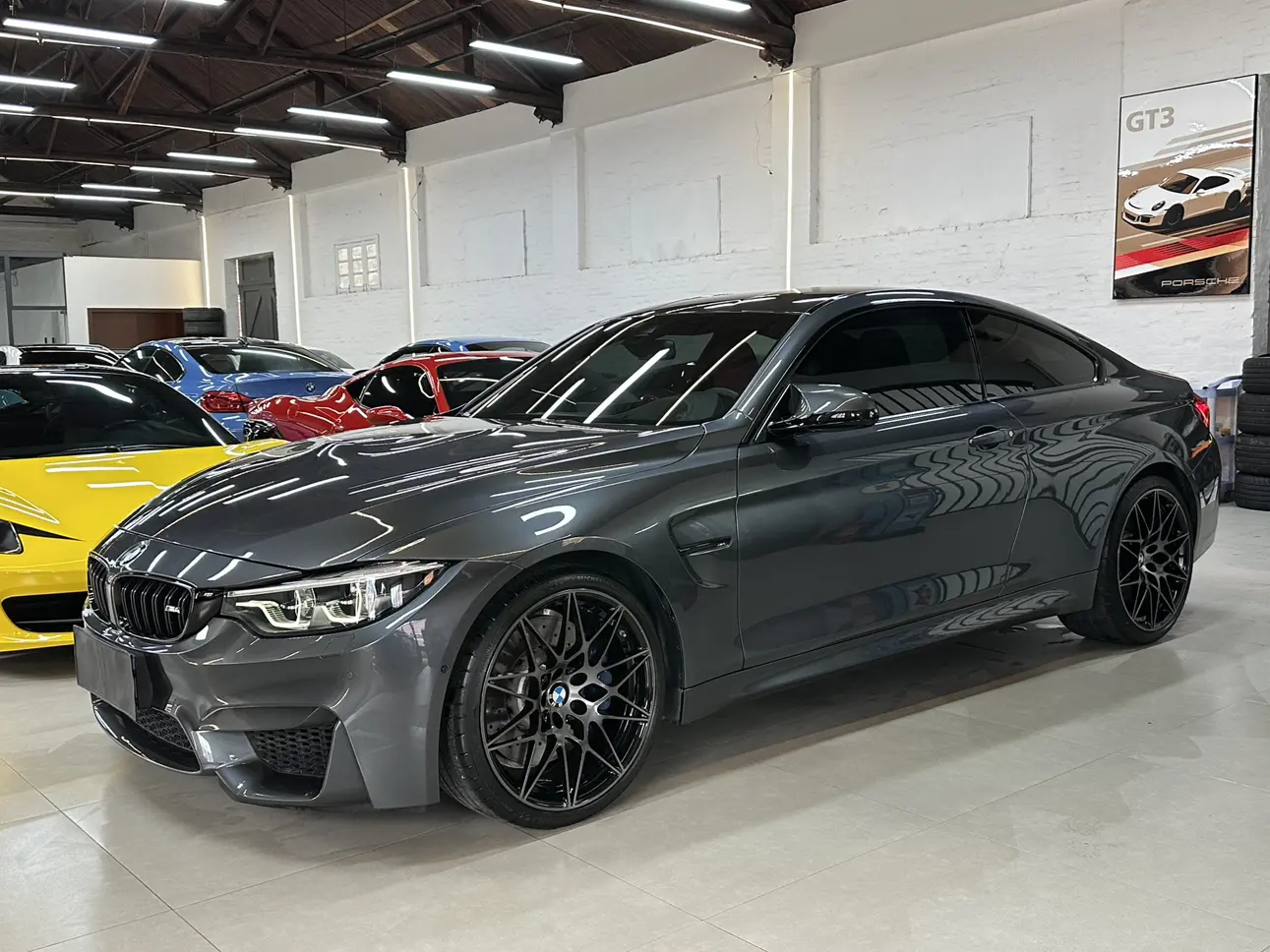 BMW M4  из Китая