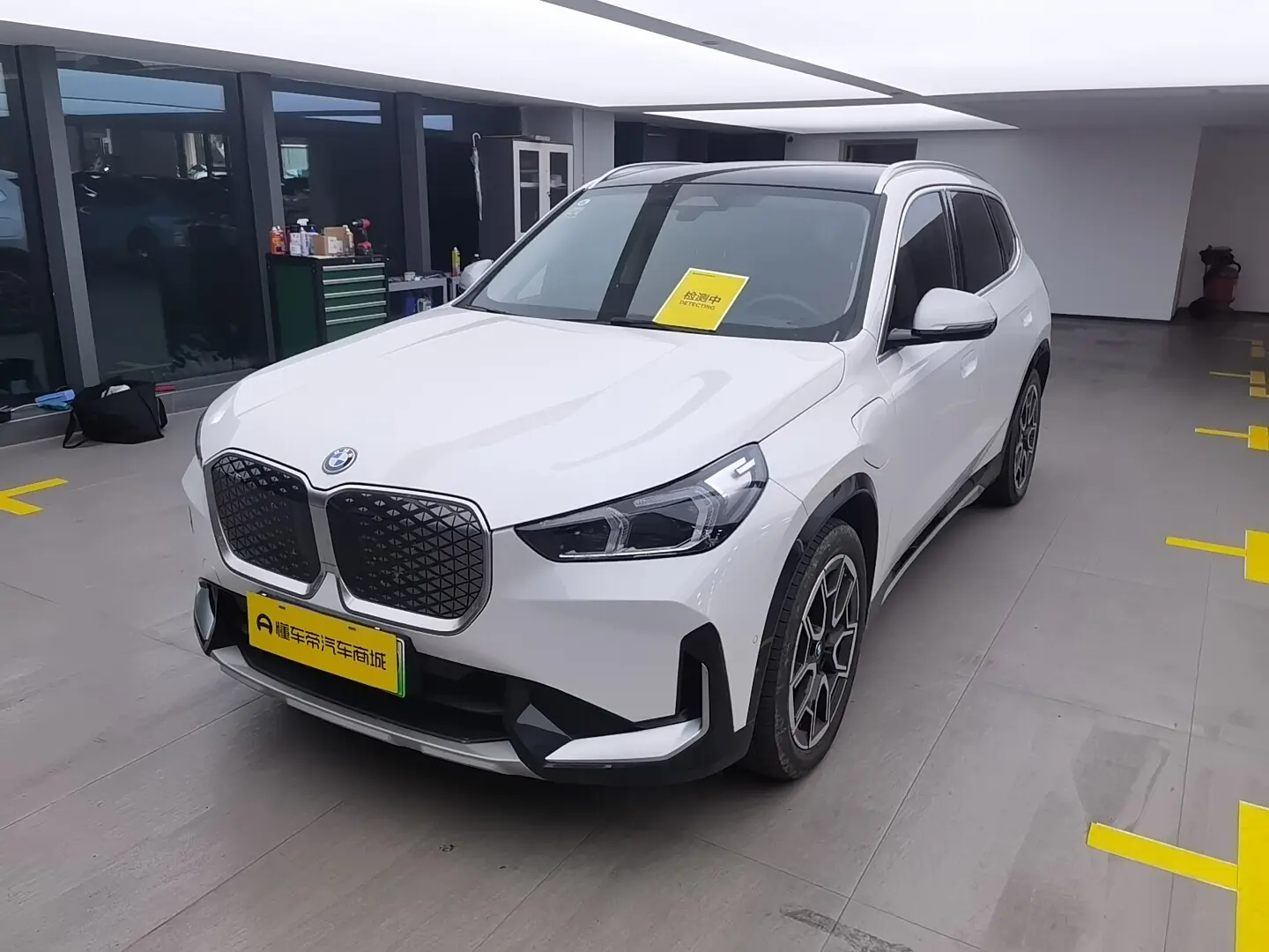 BMW iX1  из Китая