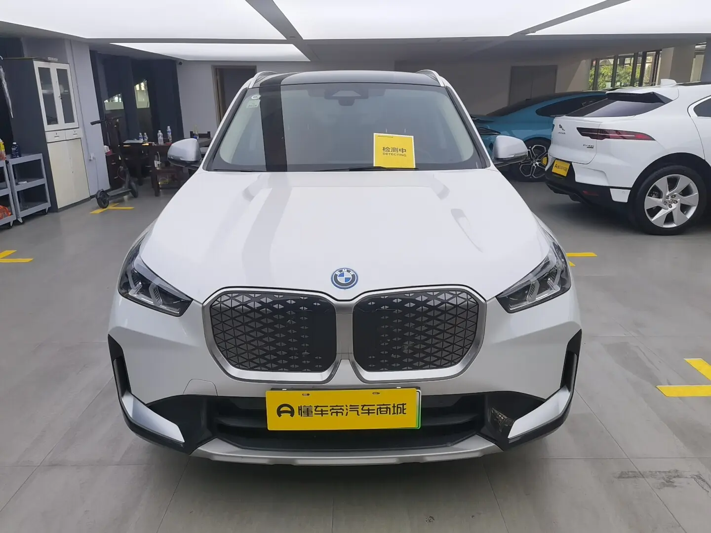 BMW iX1  из Китая