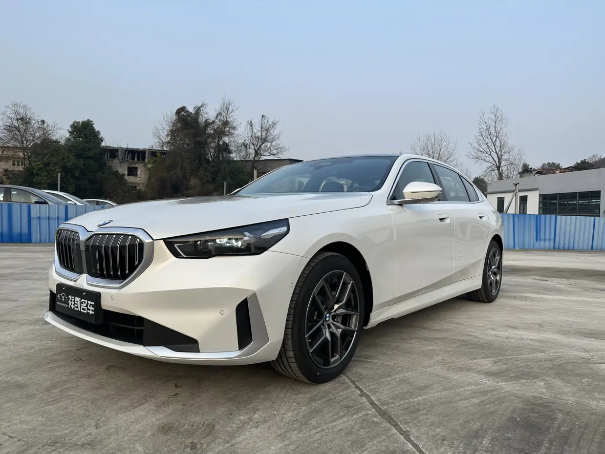 BMW 5 Series  из Китая