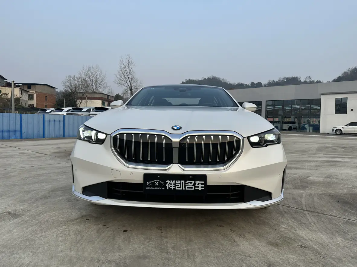 BMW 5 Series  из Китая