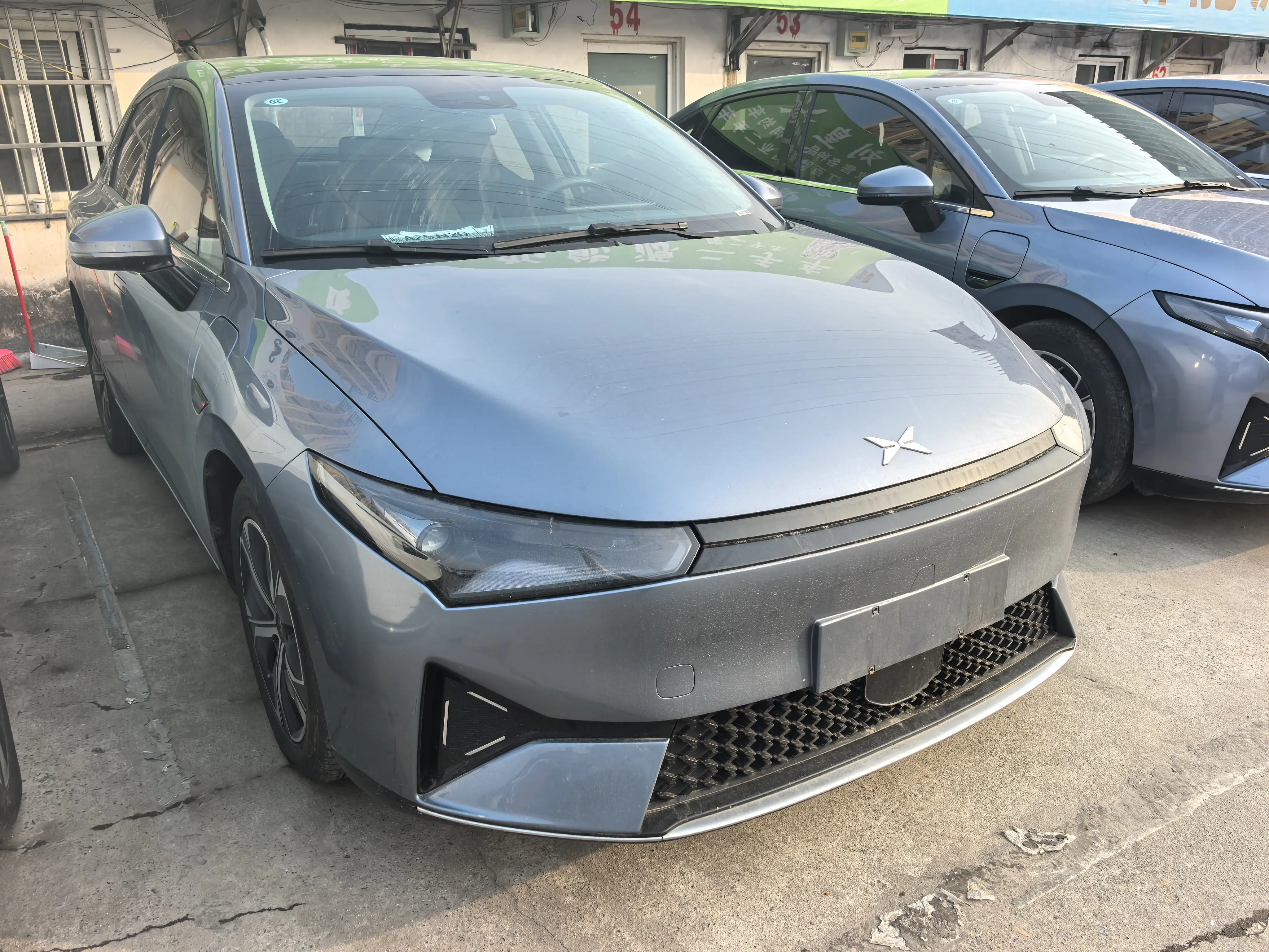 Xpeng P5  из Китая