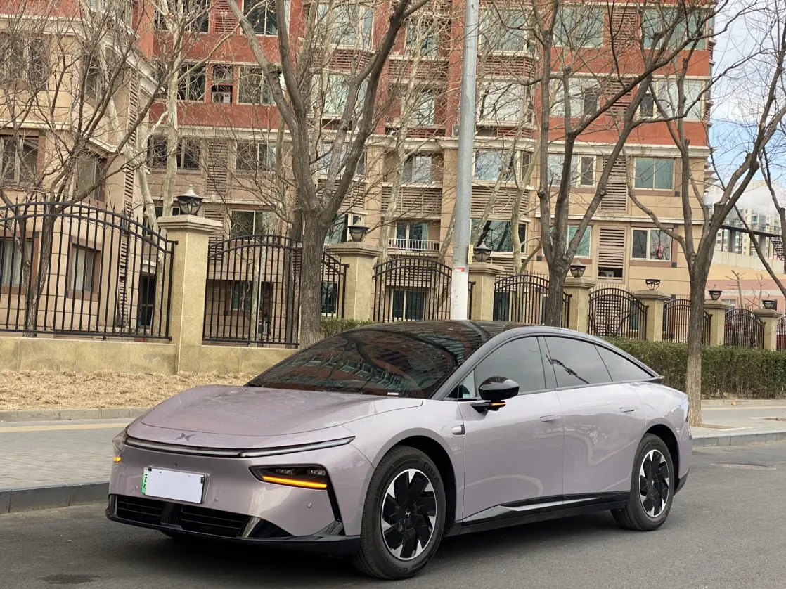 Xpeng P7+  из Китая