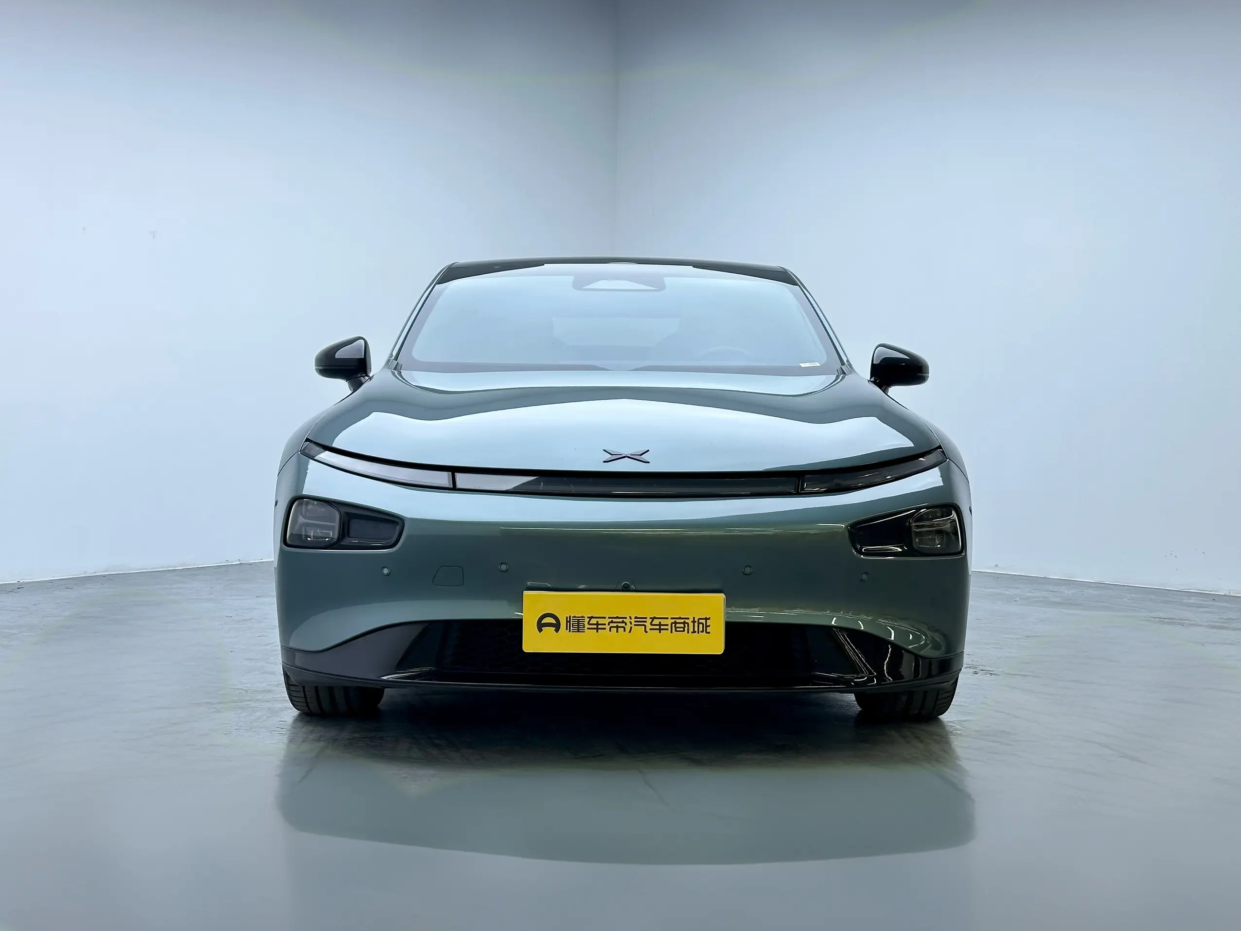 Xpeng P7  из Китая