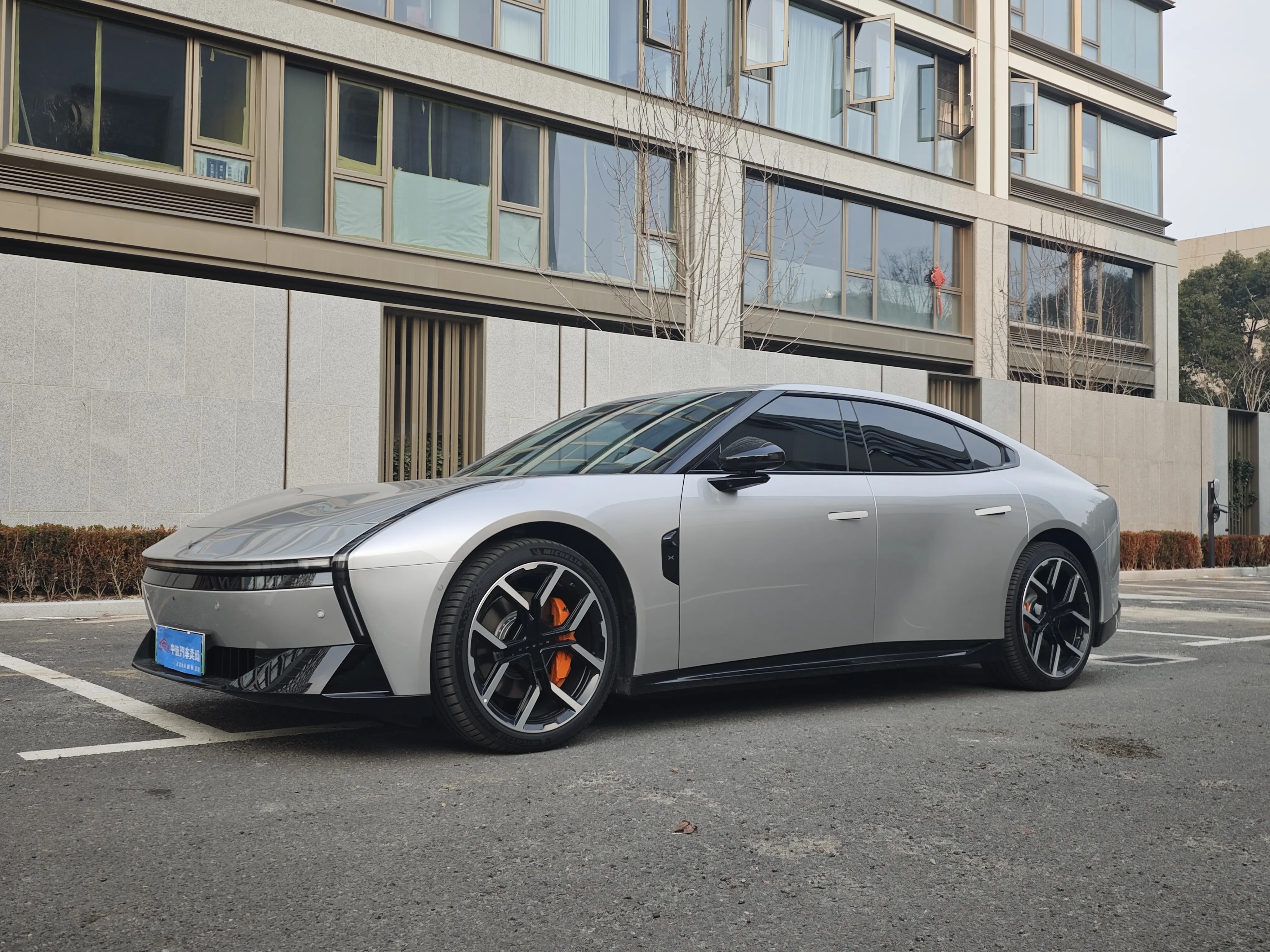 Xpeng P7  из Китая