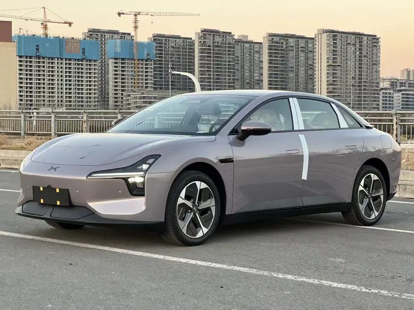 Xpeng Xiaopeng MONA M03  из Китая