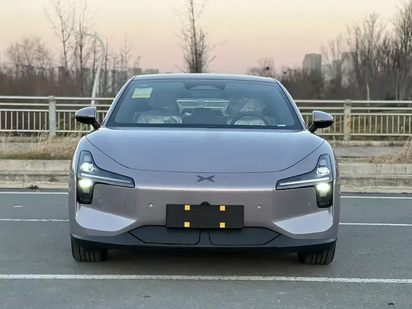 Xpeng Xiaopeng MONA M03  из Китая